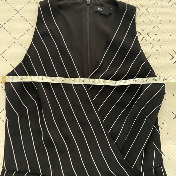 WHBM Black & White Striped Wrap Romper size 4 - Picture 12 of 14
